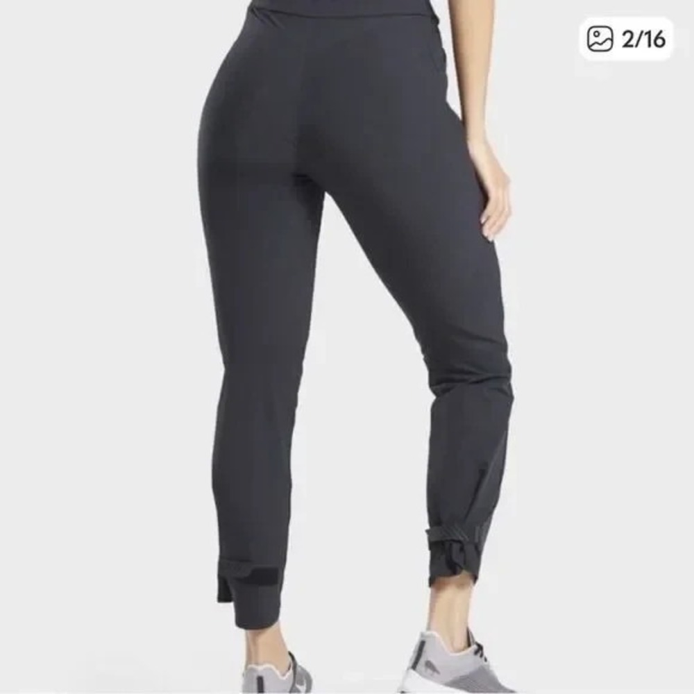 Gymshark Venture Joggers Black Cargo Pants‎ Leggings Travel Hiking Size Medium - Picture 2 of 15